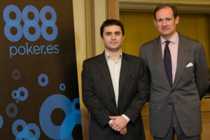 Marti Lerner, Director Comercial a la izquierda y Pedro Fernández-Arroyo, Responsable de Comunicación