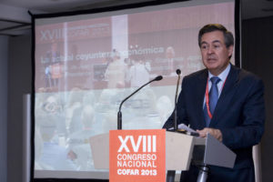 Juan Iranzo, Catedrático de Economía Aplicada y Decano-Presidente del Colegio de
Economistas de Madrid